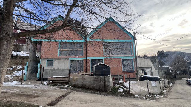 Eladó családi ház, Budaörsön 346 M Ft, 4 szobás