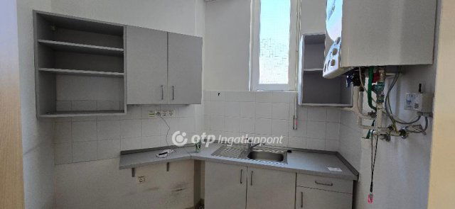 Eladó iroda, Komádiban 20 M Ft / költözzbe.hu