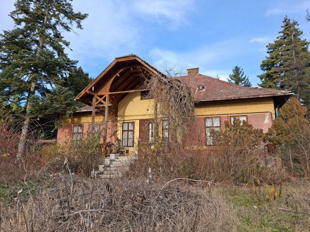 Eladó családi ház, Szadán 150 M Ft, 3 szobás