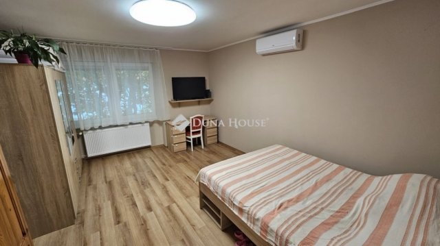 Eladó családi ház, Várpalotán 76 M Ft, 3 szobás