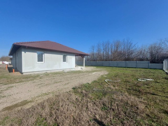 Eladó családi ház, Kiskunlacházán 94.9 M Ft, 4+1 szobás