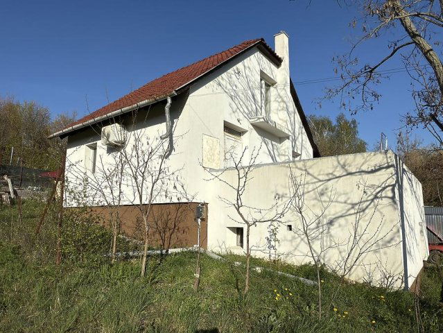 Eladó családi ház, Szentendrén 134.9 M Ft, 4 szobás