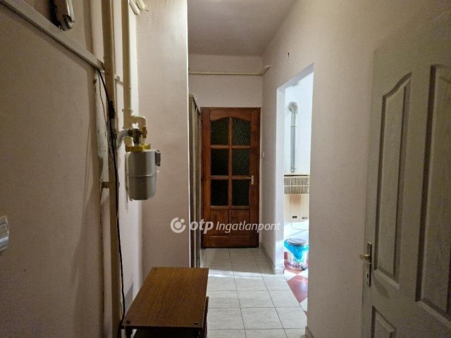 Eladó téglalakás, Nyíregyházán 33 M Ft, 1+1 szobás