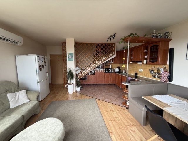 Eladó téglalakás, Pécsett 84.9 M Ft, 5 szobás