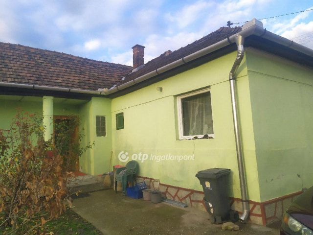 Eladó családi ház, Vécsen 13 M Ft, 3 szobás