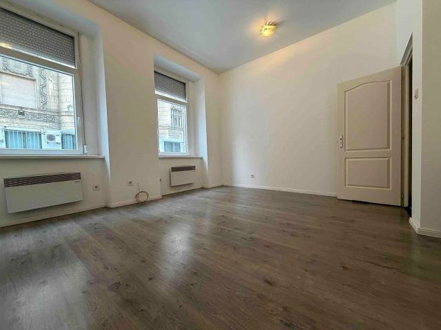 Eladó téglalakás, Budapesten, VII. kerületben, Nefelejcs utcában