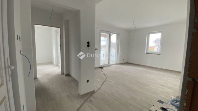 Eladó téglalakás, Dunaharasztin 70.905 M Ft, 2 szobás