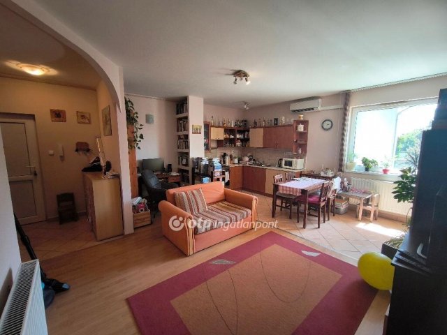Eladó téglalakás, Szegeden 55 M Ft, 1+1 szobás