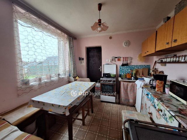 Eladó családi ház, Sárrétudvarin 8.5 M Ft, 2 szobás
