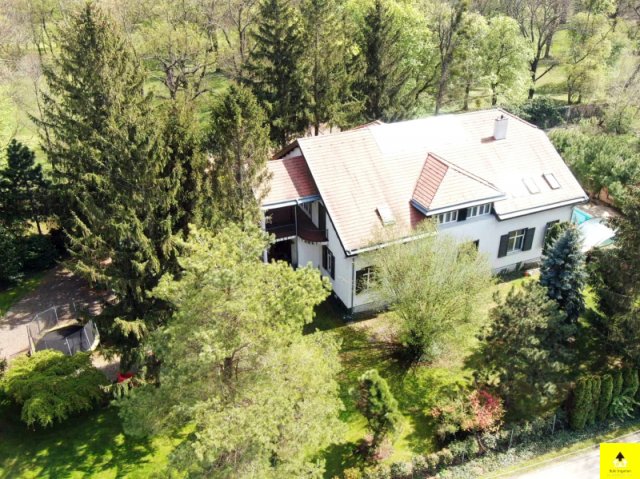 Eladó családi ház, Bükön 190 M Ft, 6 szobás