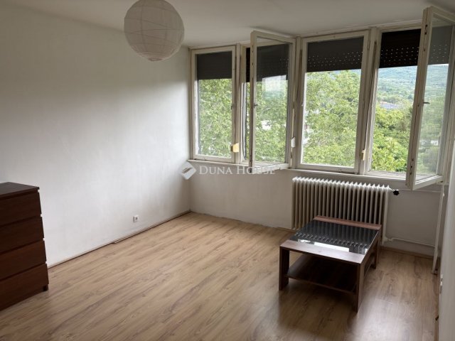 Kiadó téglalakás, albérlet, Esztergomban, Budai Nagy Antal utcában