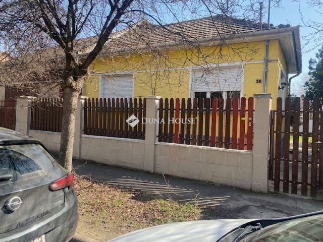 Eladó családi ház, Budapesten, XIX. kerületben, Pákozd utcában