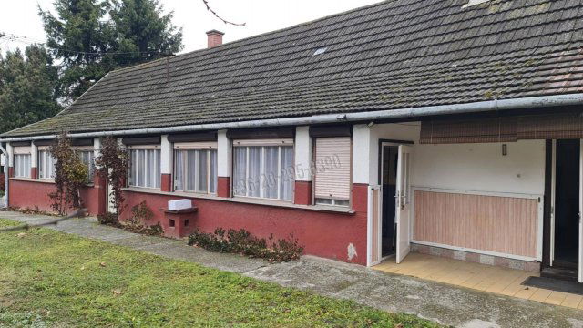 Eladó családi ház, Dunaújvárosban, Petőfi Sándor utcában