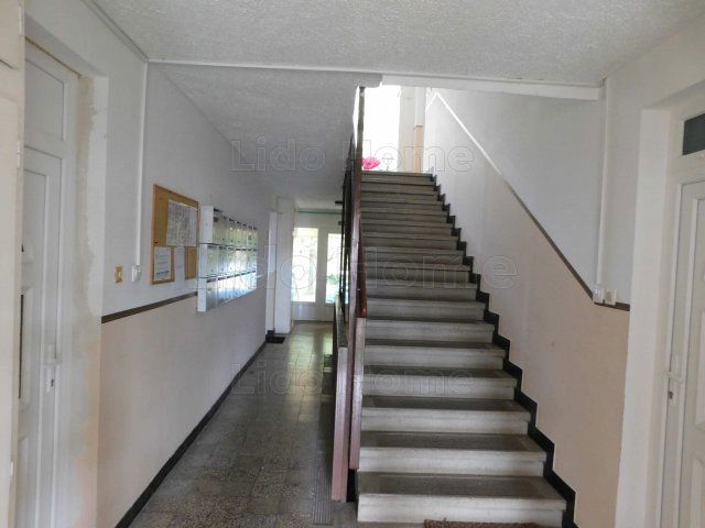 Eladó panellakás, Hévízen 32 M Ft, 3 szobás
