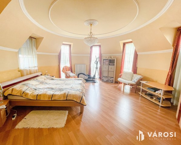 Eladó családi ház, Siófokon 596 M Ft, 7+1 szobás