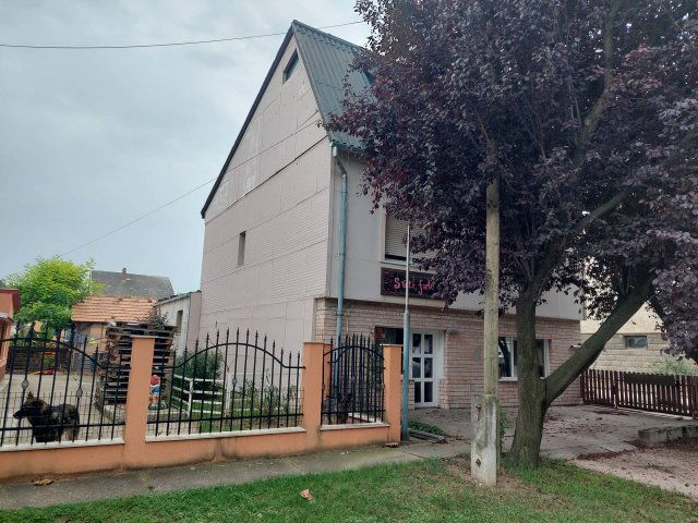 Eladó családi ház, Táton 74.9 M Ft, 4 szobás