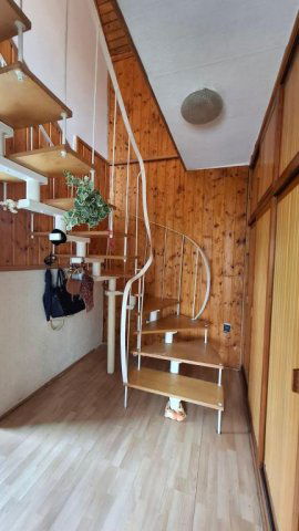 Eladó családi ház, Solymáron 135 M Ft, 6 szobás