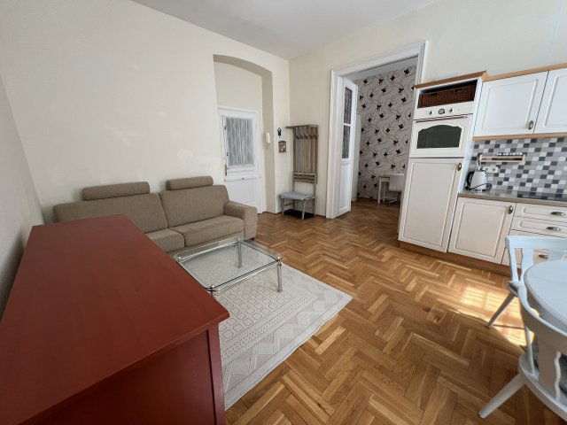 Kiadó téglalakás, albérlet, V. kerületben, Szerb utcában
