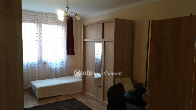 Kiadó panellakás, albérlet, Nyíregyházán 240 E Ft / hó