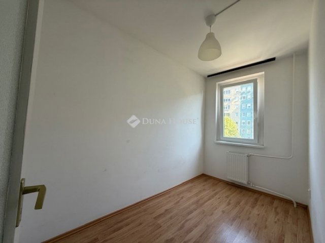 Eladó téglalakás, Budapesten, III. kerületben 63.9 M Ft