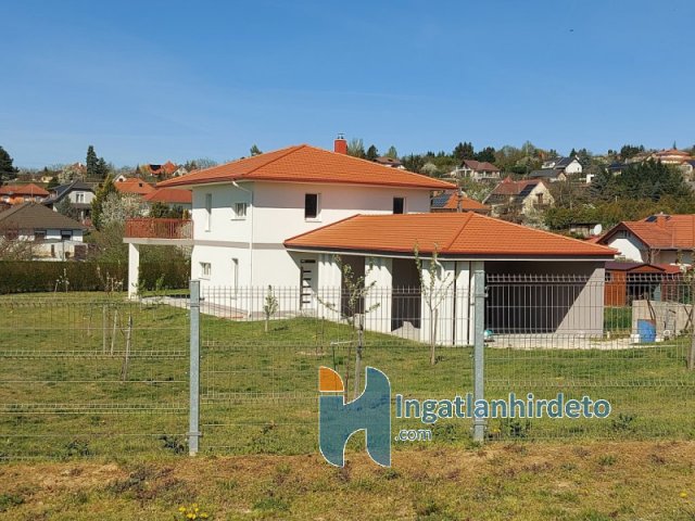 Eladó családi ház, Cserszegtomajon 165 M Ft, 4 szobás