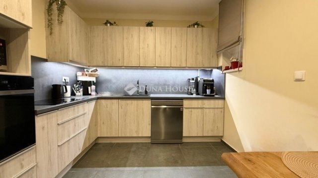 Eladó ikerház, Budapesten, XVIII. kerületben 102 M Ft, 3 szobás