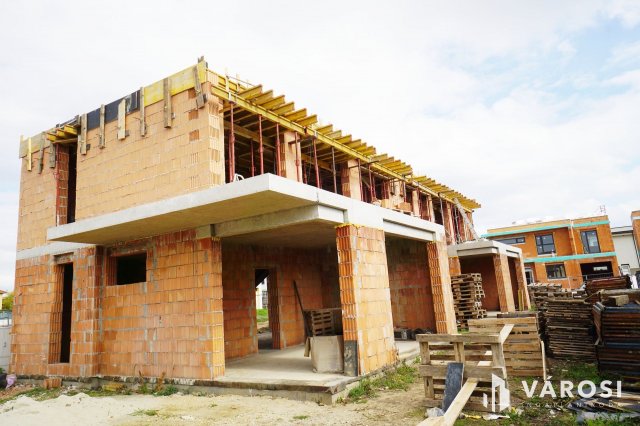 Eladó ikerház, Budapesten, XVIII. kerületben 154.9 M Ft, 5 szobás