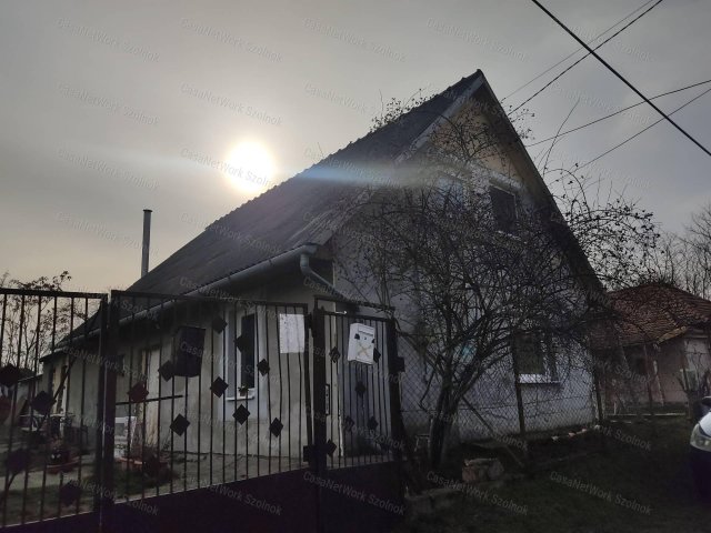 Eladó családi ház, Tápiószelén 33.9 M Ft, 3 szobás