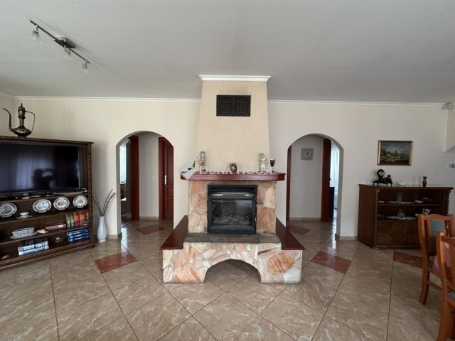 Eladó családi ház, Kecskeméten 100 M Ft, 4 szobás