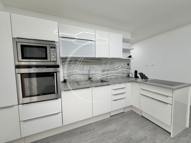 Eladó téglalakás, Komlón 42 M Ft, 2+1 szobás