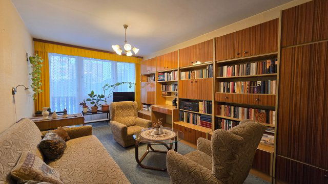 Eladó panellakás, Dunaújvárosban, Római körúton 28.9 M Ft