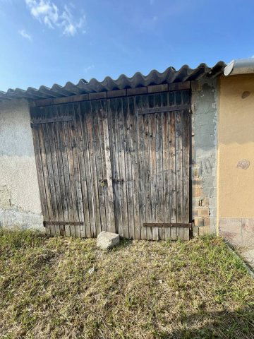 Eladó garázs, Oroszlányban 3.5 M Ft / költözzbe.hu