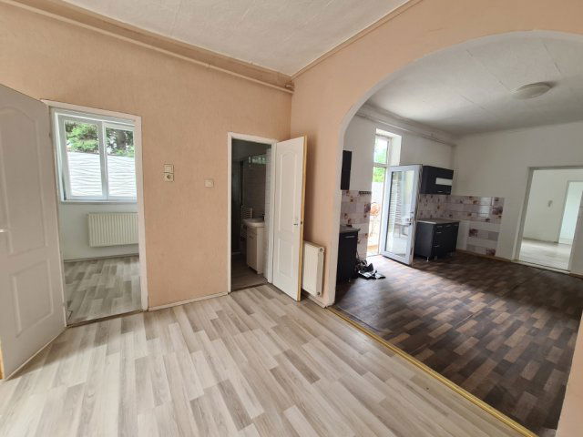 Eladó téglalakás, Budapesten, XV. kerületben 51.75 M Ft