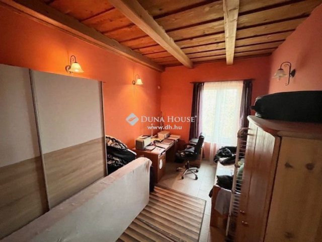 Eladó családi ház, Szabadbattyánban 139.9 M Ft, 4 szobás