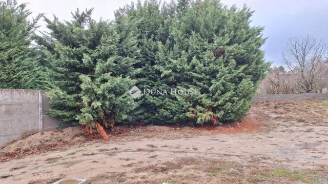 Eladó telek, Budapesten, XVI. kerületben 150 M Ft