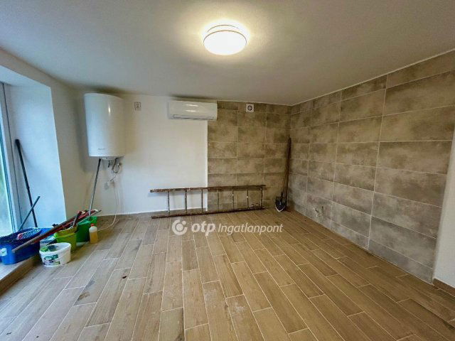 Eladó családi ház, Zalakaroson 28 M Ft, 3 szobás