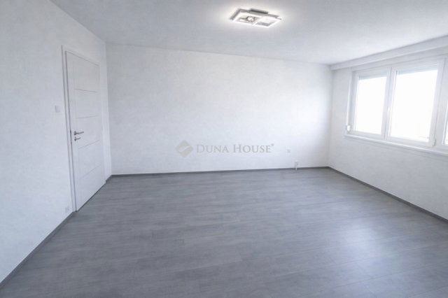 Eladó panellakás, Kecskeméten 44.9 M Ft, 2 szobás