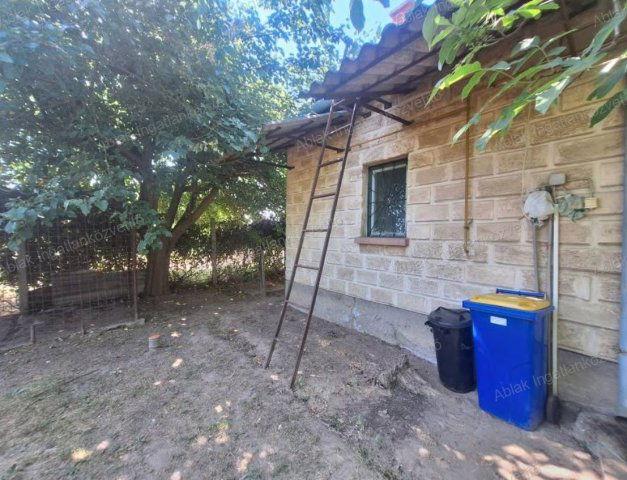 Eladó családi ház, Kecskeméten 24.9 M Ft, 1 szobás
