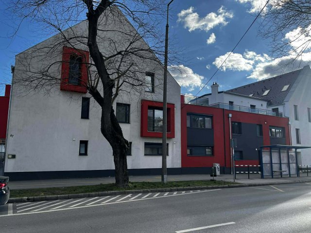 Eladó téglalakás, Pécsett 81.9 M Ft, 3 szobás