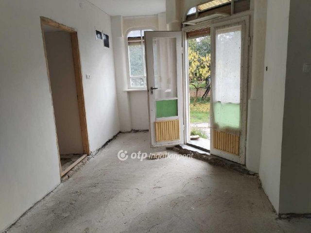 Eladó családi ház, Alapon 22 M Ft, 2 szobás
