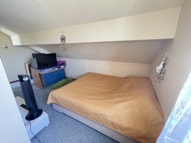 Eladó családi ház, Pakson 60 M Ft, 4 szobás