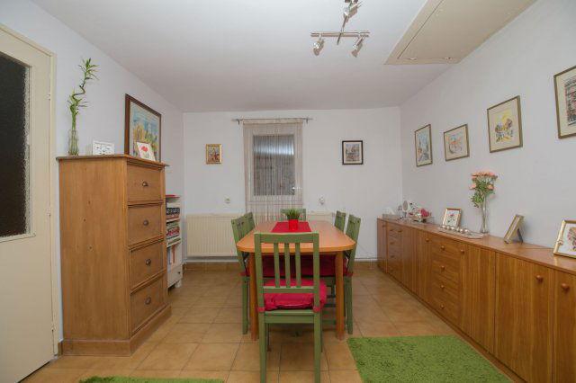Eladó családi ház, Esztergomban 84.9 M Ft, 2 szobás