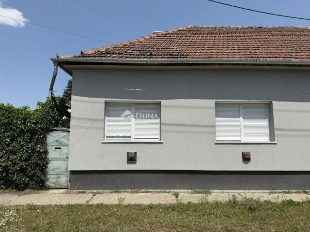 Eladó téglalakás, Monoron 90 M Ft, 7 szobás