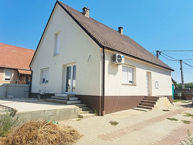 Eladó családi ház, Újfehértón 67 M Ft, 2+1 szobás