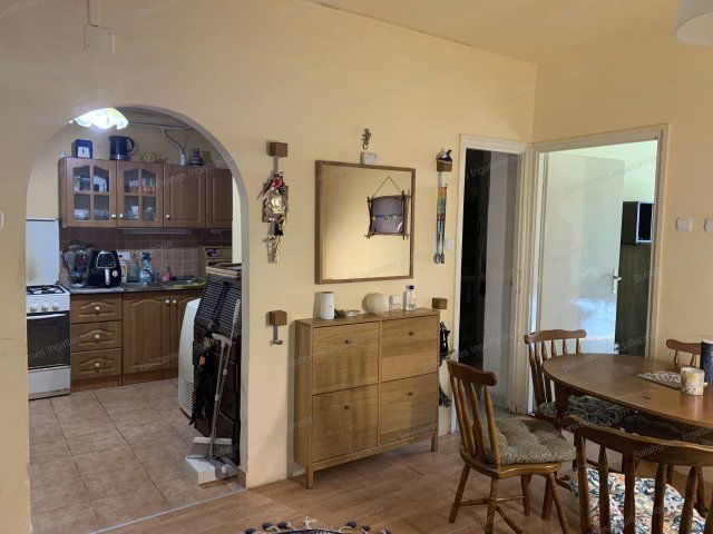 Eladó téglalakás, Siófokon 50 M Ft, 3 szobás