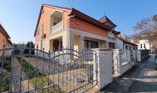 Eladó családi ház, Hajdúszoboszlón 125 M Ft, 3+2 szobás