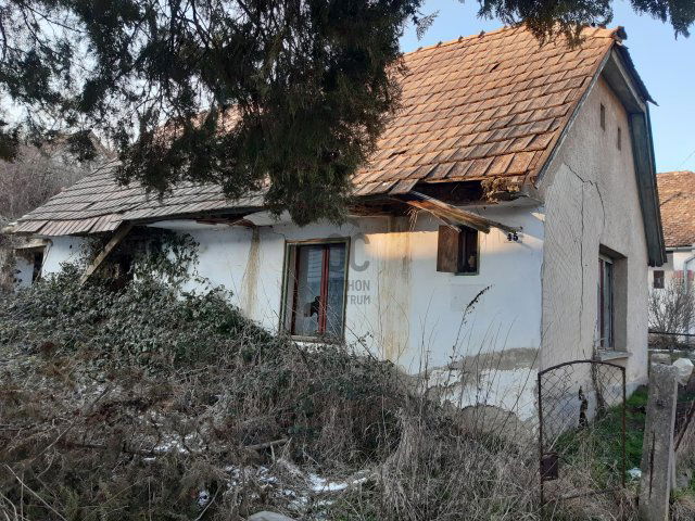 Eladó családi ház, Hőgyészen 2.5 M Ft, 2 szobás