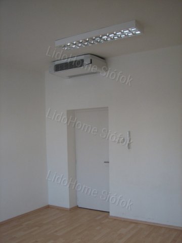 Kiadó iroda, Siófokon 115 E Ft / hó, 3 szobás