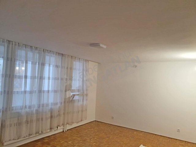 Kiadó téglalakás, albérlet, I. kerületben, Attila úton