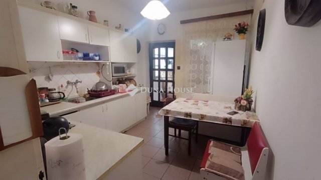 Eladó családi ház, Szentmártonkátán 51.9 M Ft, 5 szobás